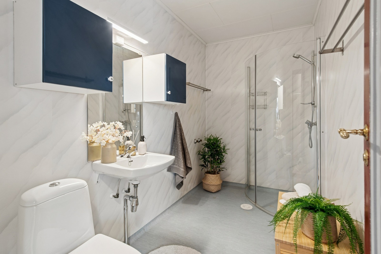 Bad 1. etasje. Galleribilde