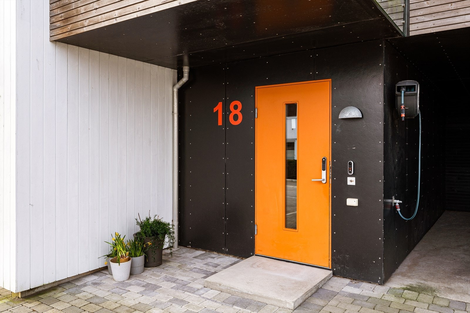 Inngangsparti. Galleribilde