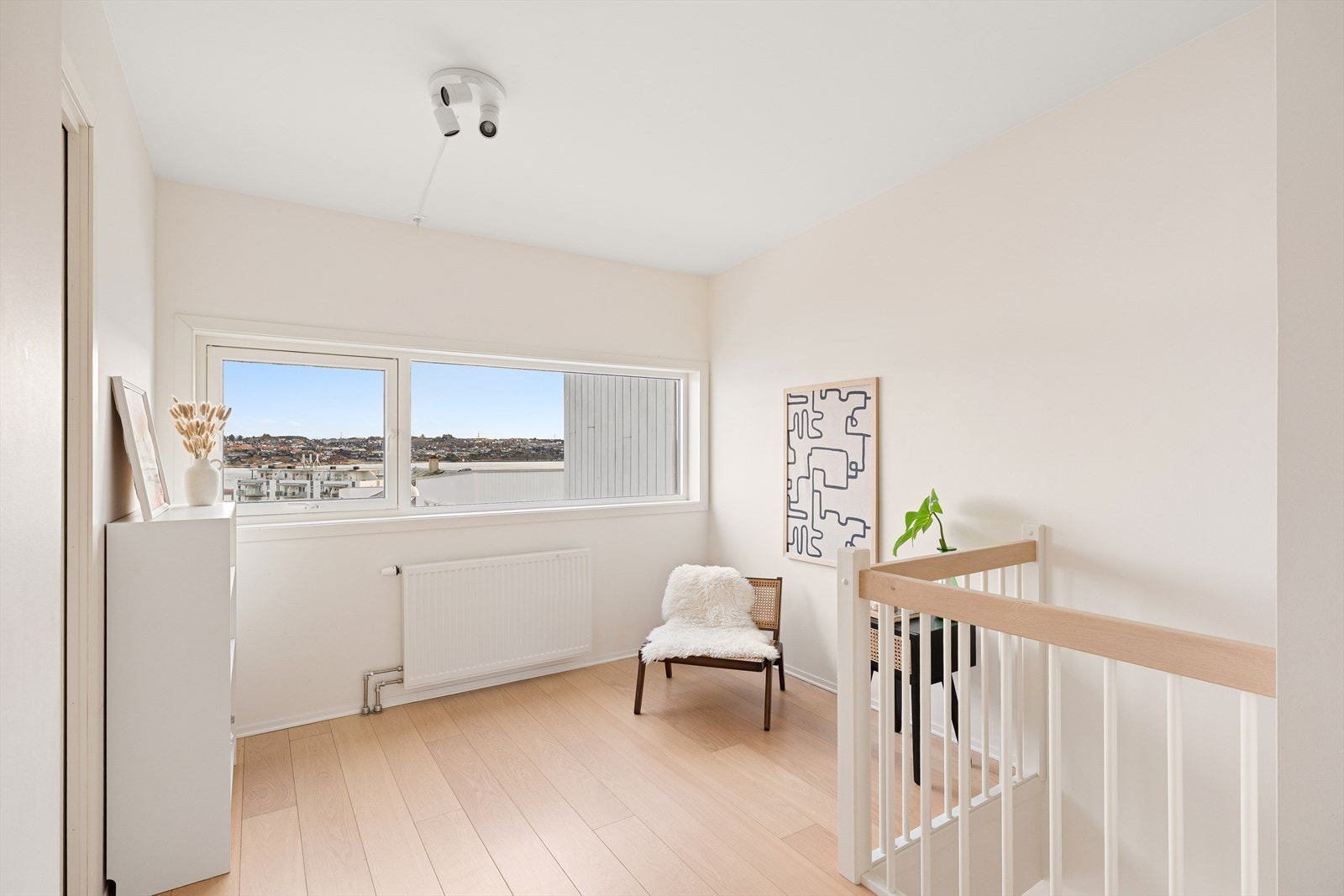 Loftstue. Galleribilde