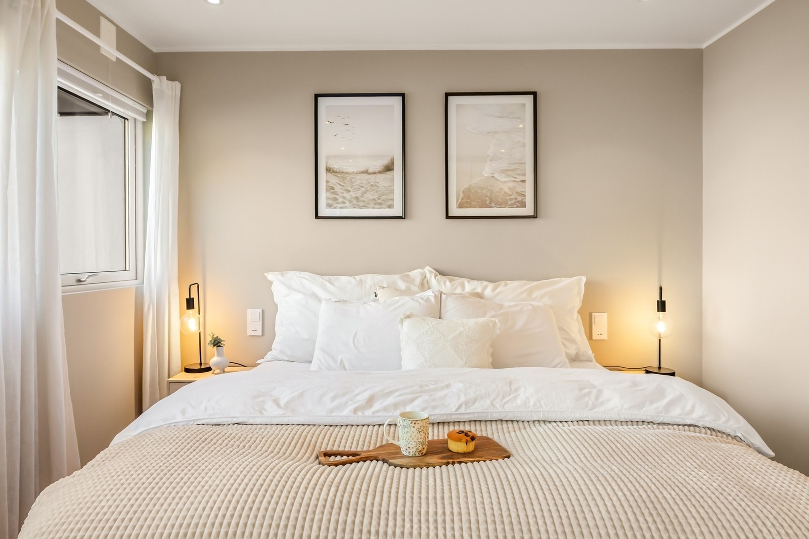 Legg merke til de duse beigetonene som er gjennomgående i hele boligen Galleribilde