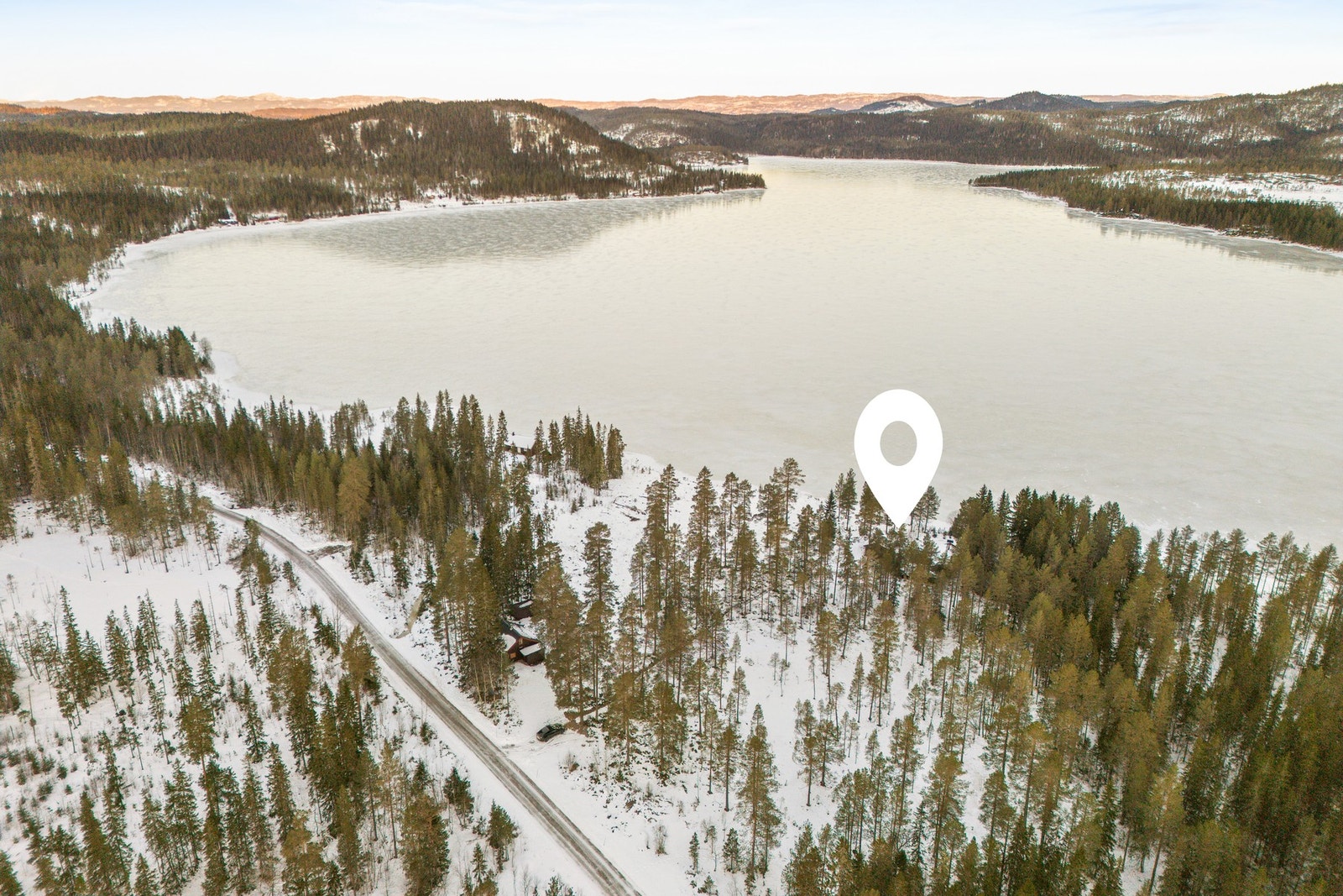 Fra parkeringsplassen er det kort vei til hytta Galleribilde