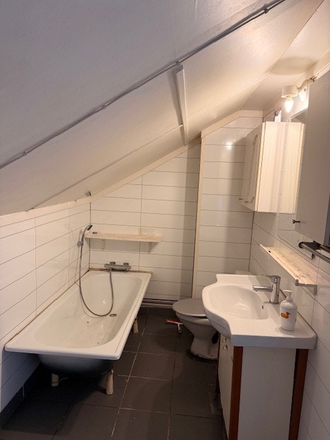 Flislagt bad. Galleribilde