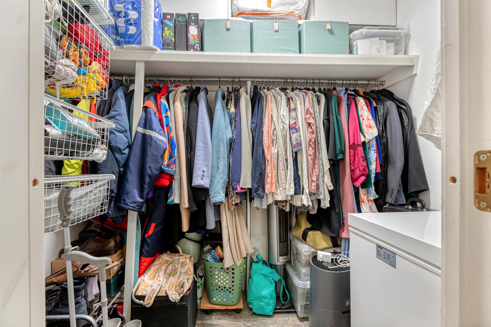 Bod i tilknytning til entreen, som i dag benyttes som walk-in closet Galleribilde