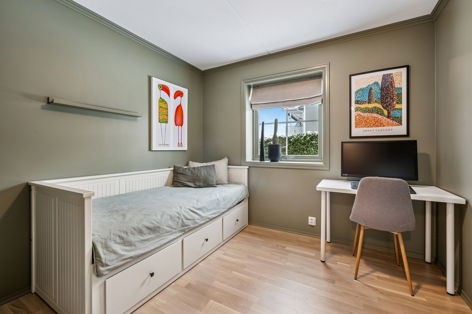 Allsidig og trivelig soverom som egner seg utmerket som barnerom, gjesterom eller kontor. Galleribilde