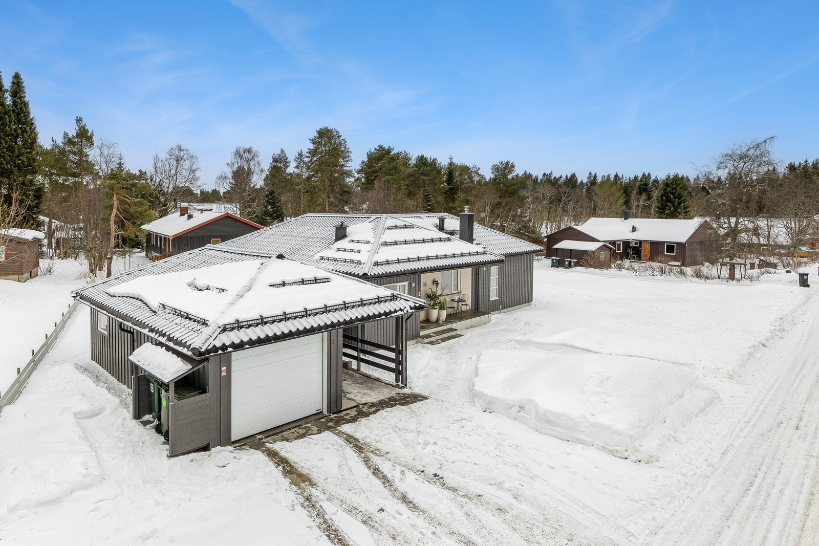 EIE eiendomsmegling ved Alexander Reitan har gleden av å presentere Bjørnebyvegen 16! Foto: Aleksander Jacobsen. Galleribilde