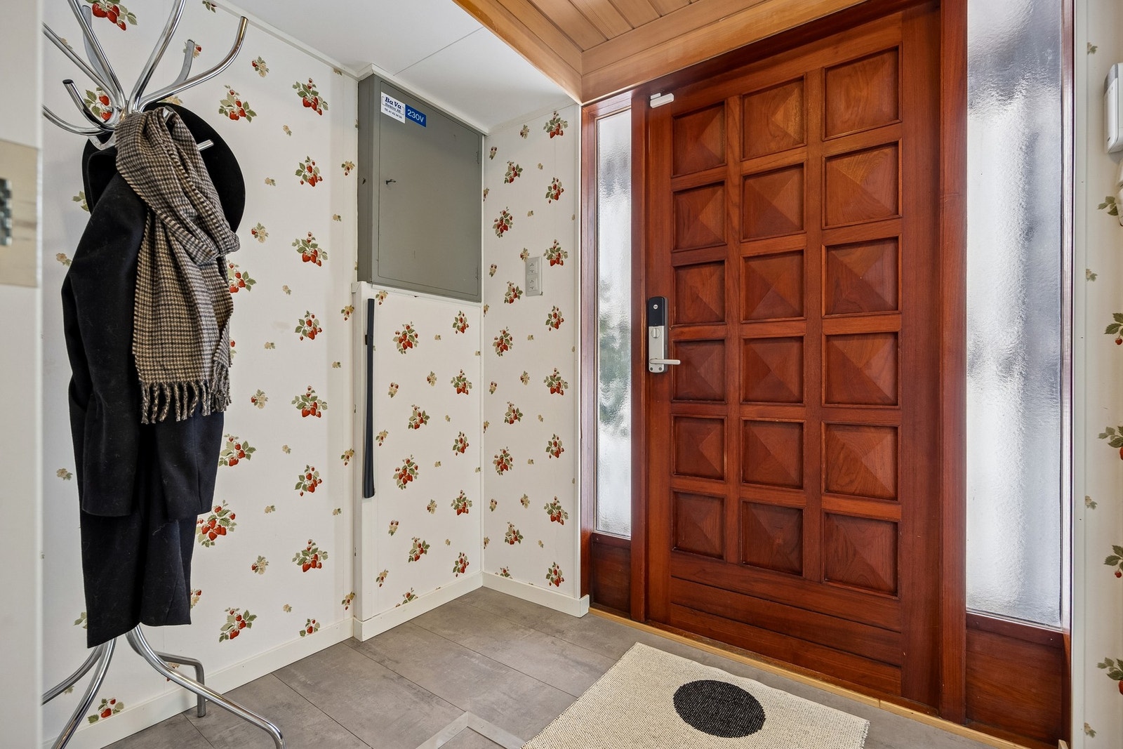 Entréen er utstyrt med kodelås for enkel og sikker adgang. Galleribilde