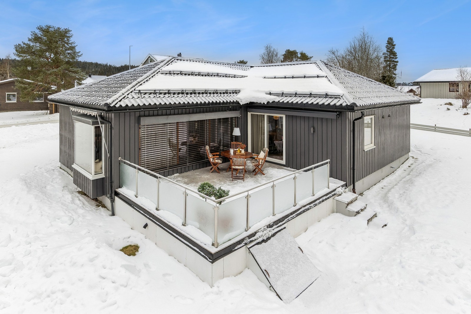 En attraktiv enebolig med god standard, stor og solrik tomt. Galleribilde