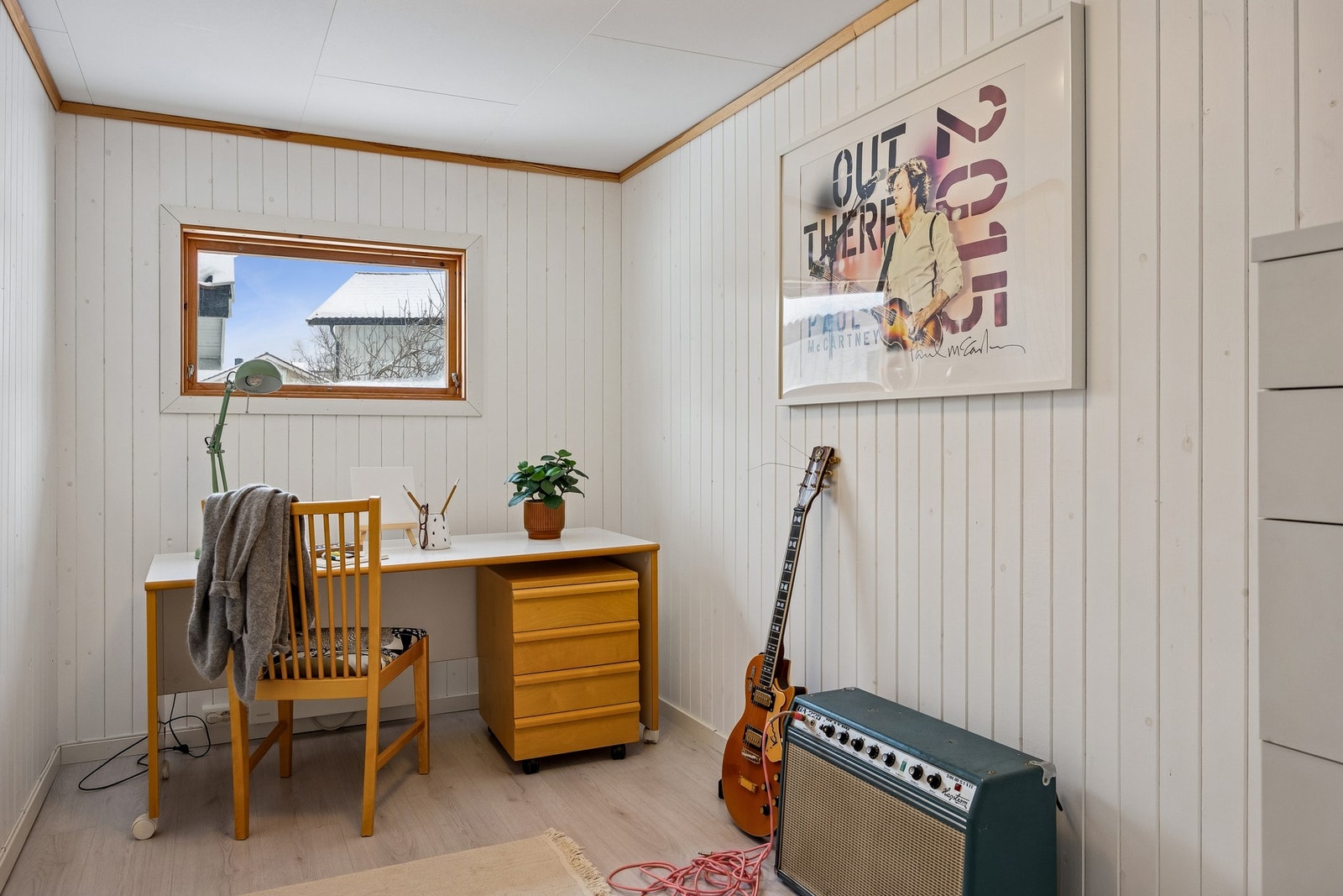 Garasjen har også en bod, som i dag brukes som kontor. Galleribilde