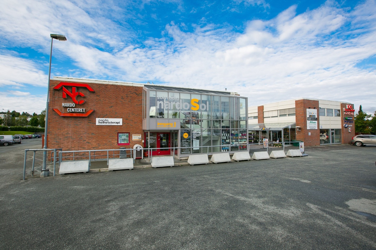 Nardo Centeret med kafe og butikker. Galleribilde