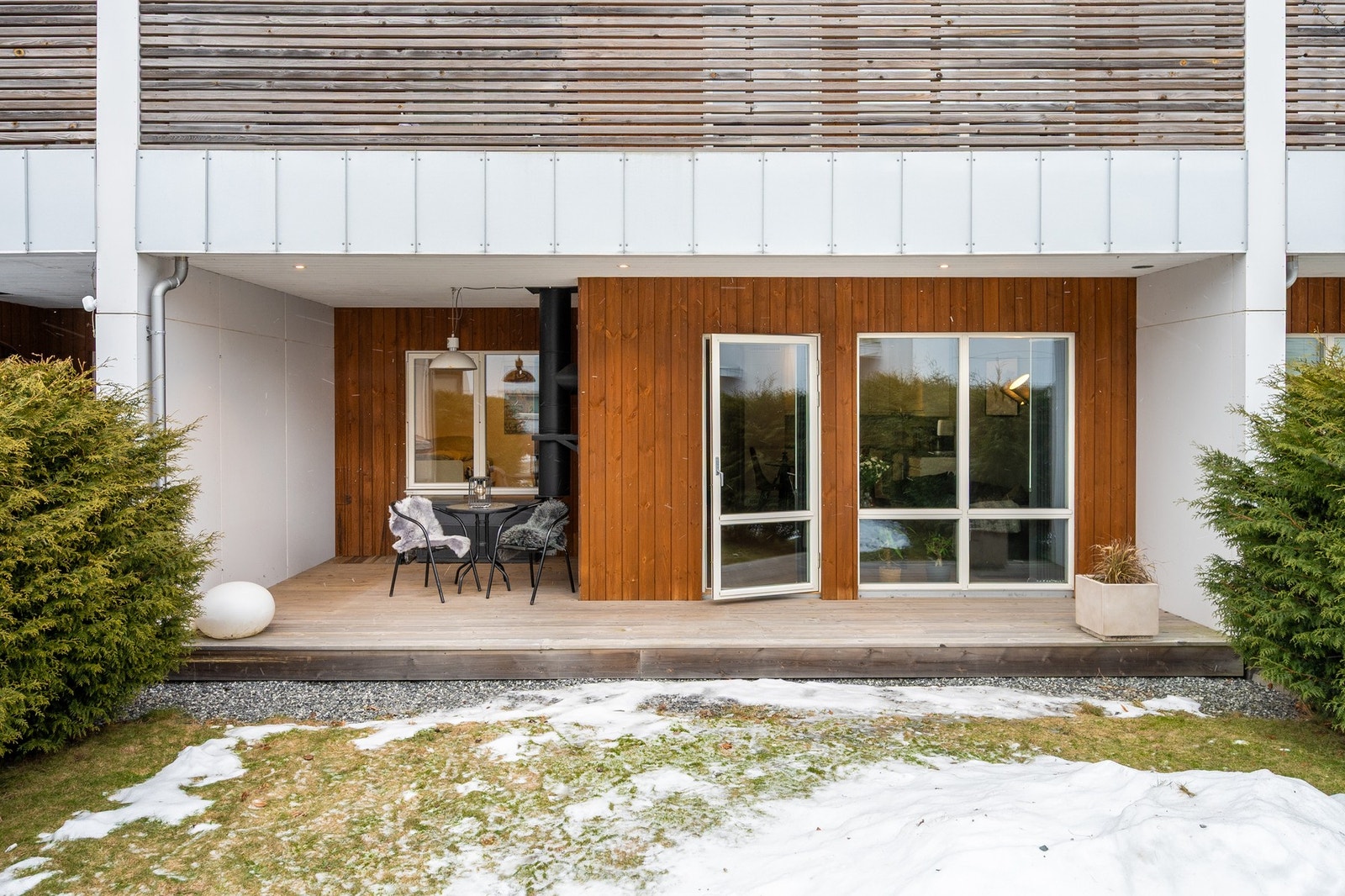 Her kan barna leke trygt i egen hage eller du kan slippe ut hunden. Galleribilde