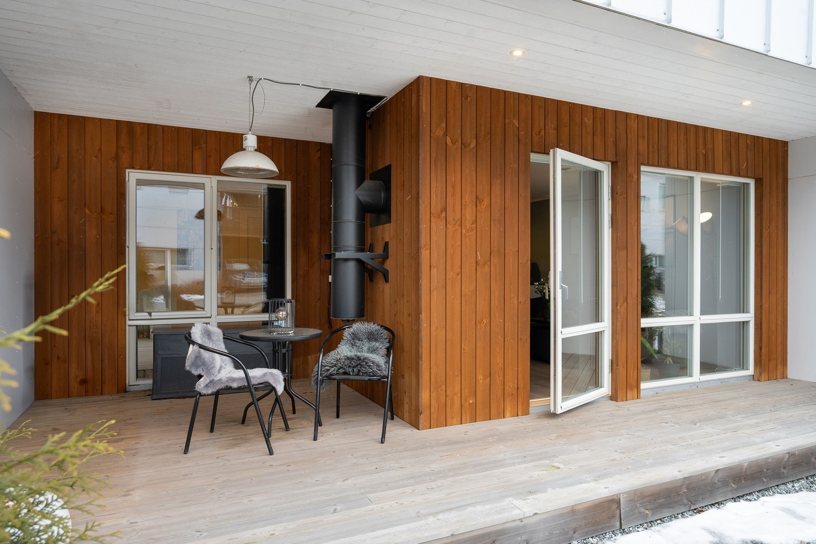 Sydvestvendt uteplass - ettermiddags- og kveldssol Galleribilde