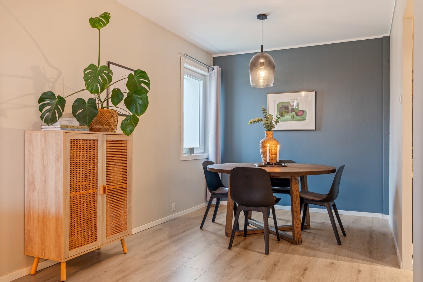 Spisestue, mulig å avdele til et soverom Galleribilde