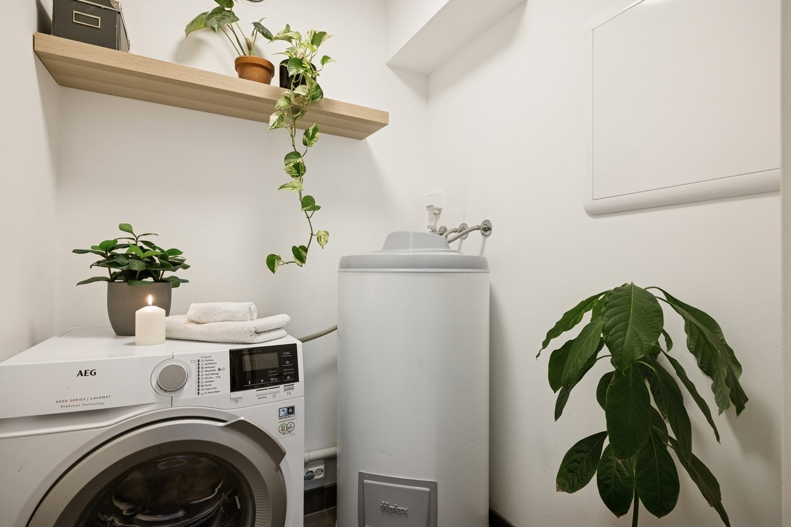 Separat vaskerom på 2,2m² med flislagt gulv. Galleribilde