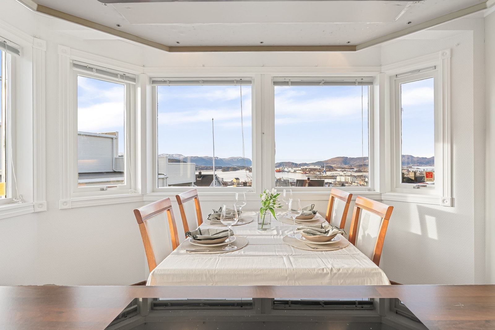 Flott utsikt fra kjøkkenet Galleribilde