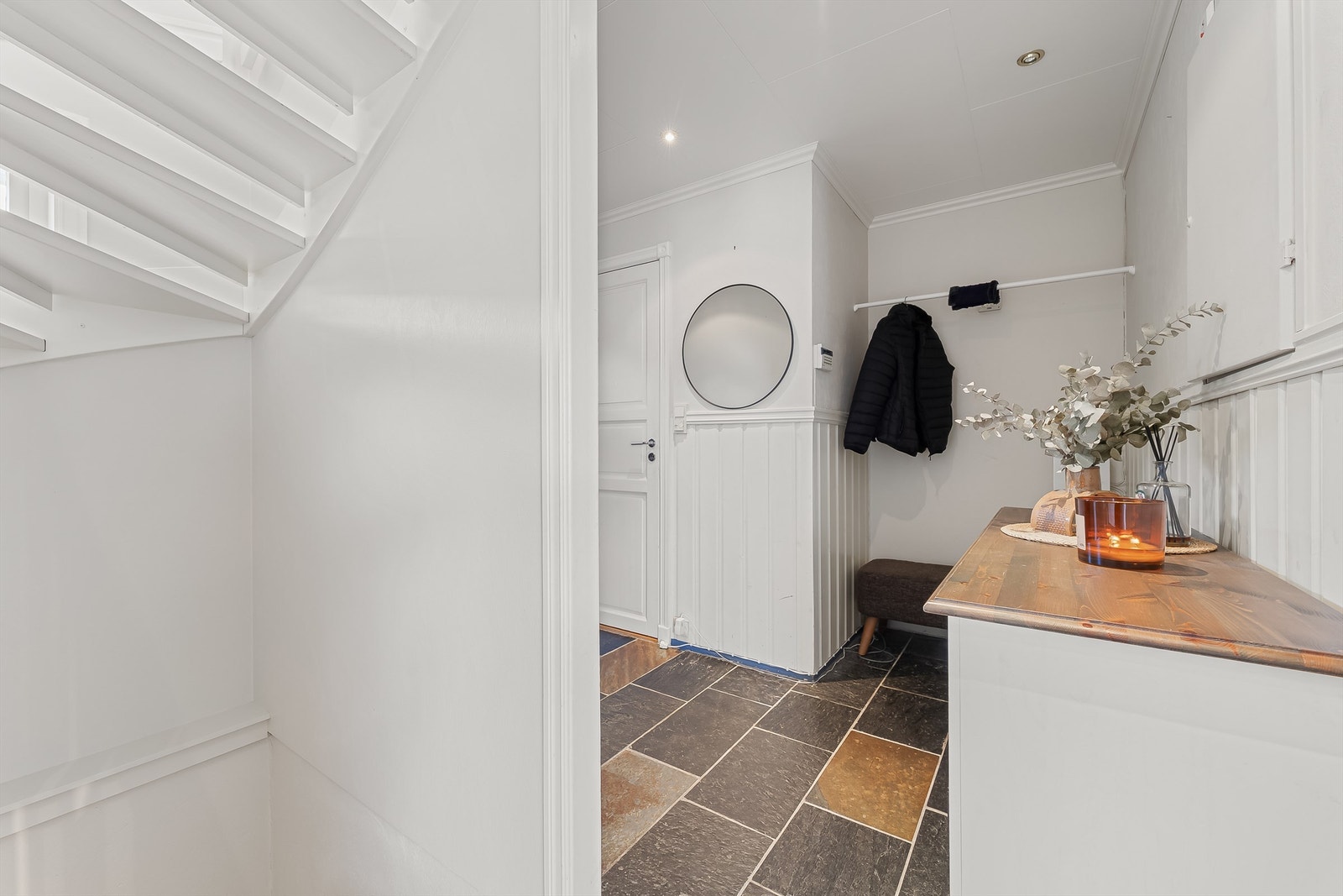 Entré/gang i 1. etasje Galleribilde