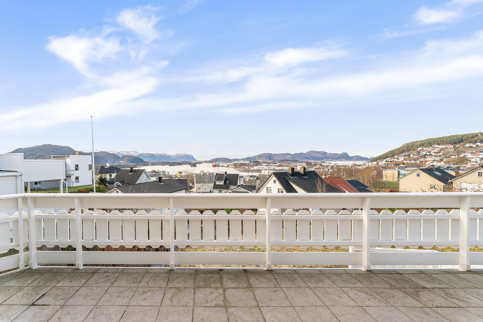 Flott utsikt fra boligen! Galleribilde