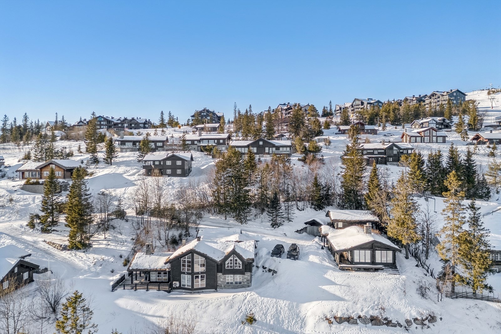 Eiendommen har en prima og ettertraktet beliggenhet på Norefjell. Galleribilde