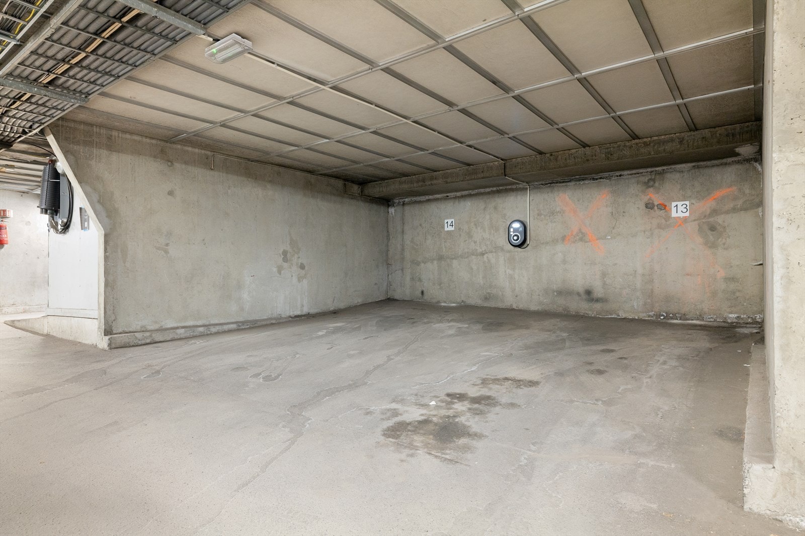 Biloppstillingsplass i felles parkeringsanlegg under blokken. Mulighet for å installere lader for elbil. Galleribilde