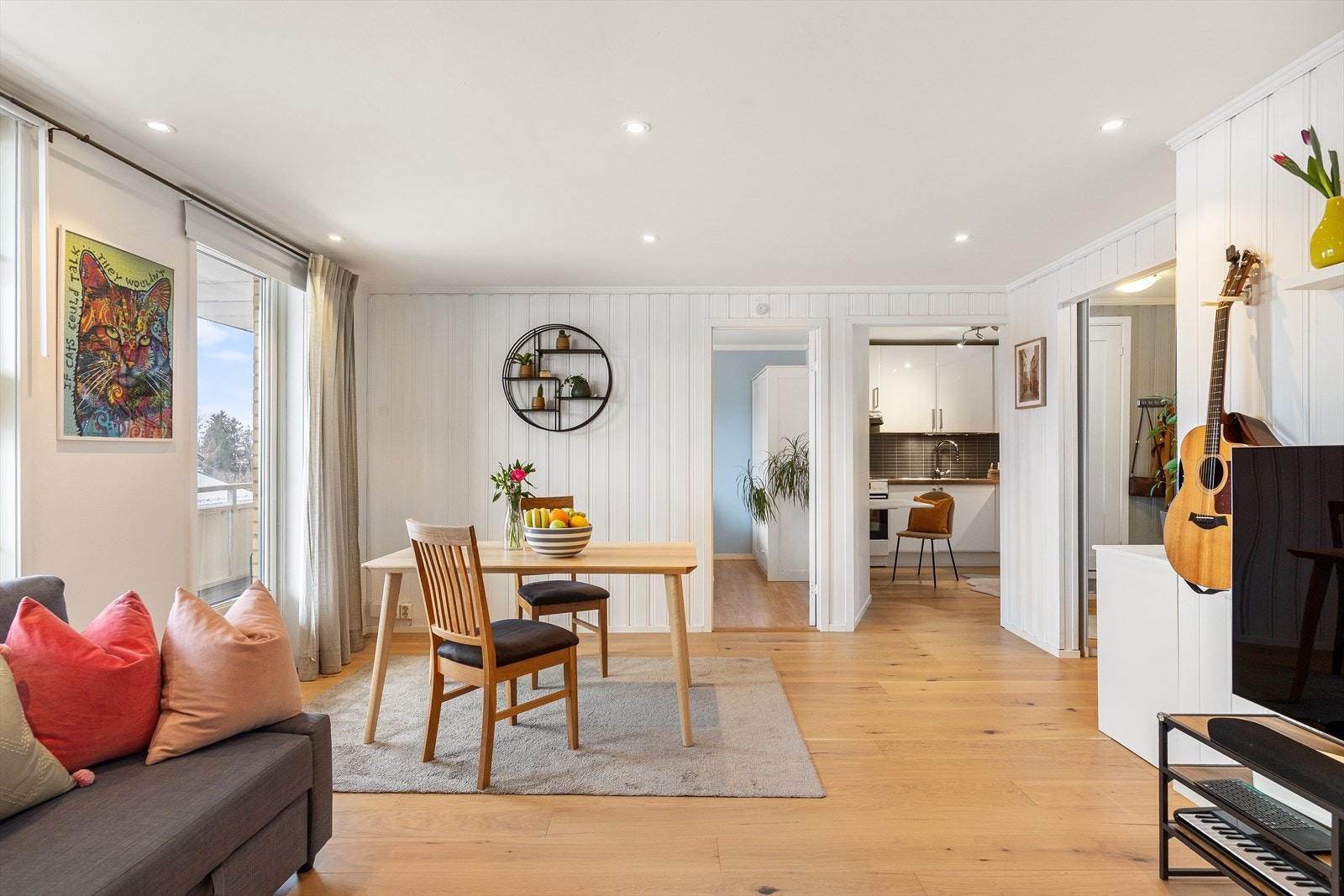 Leiligheten er gjennomgående med en praktisk planløsning som som byr på flere møbleringsmuligheter Galleribilde