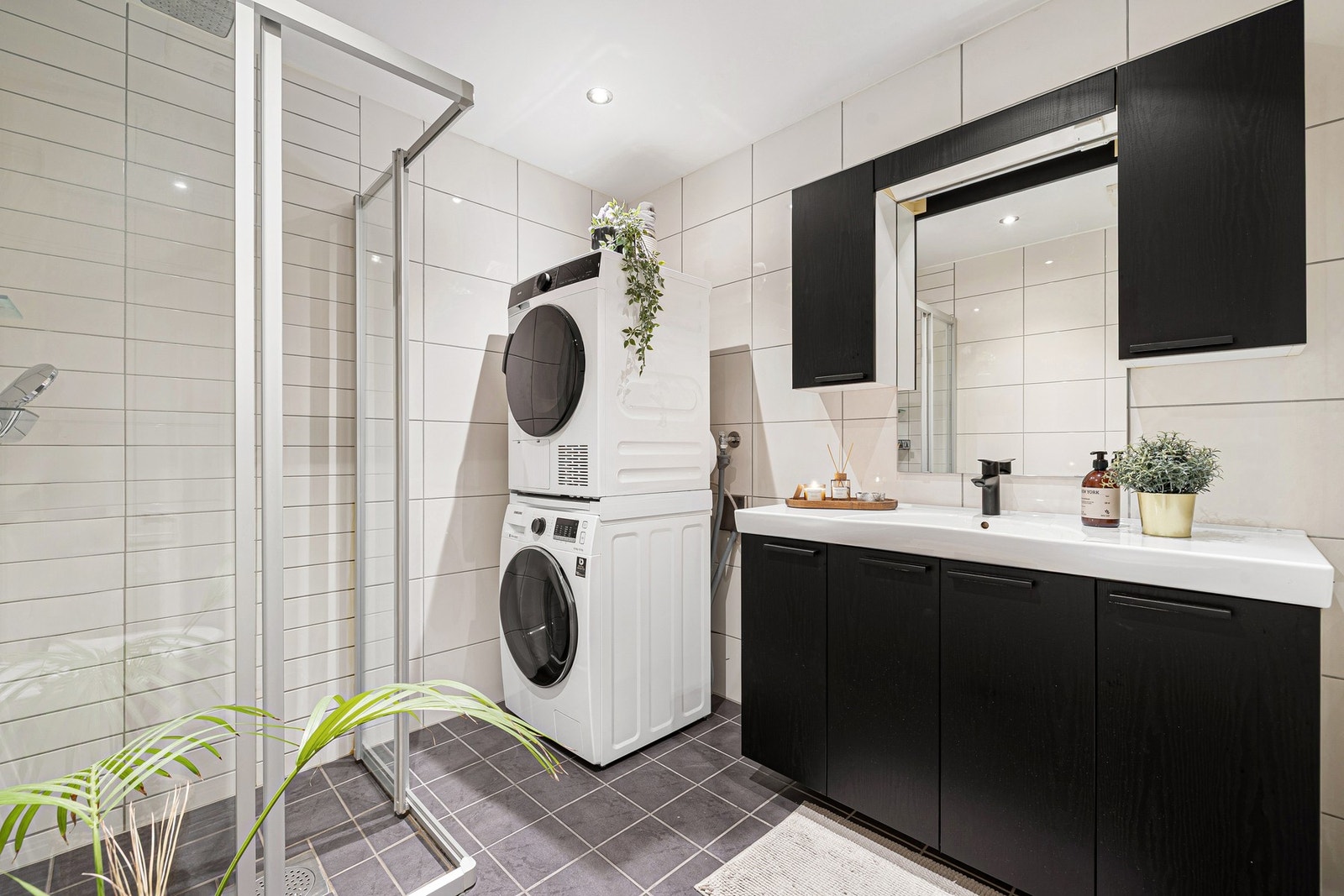 Flislagt bad på 5,1 m² med gulvvarme Galleribilde