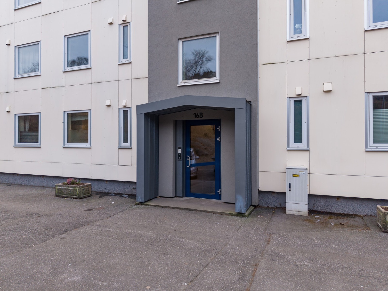 Inngangsparti. Galleribilde