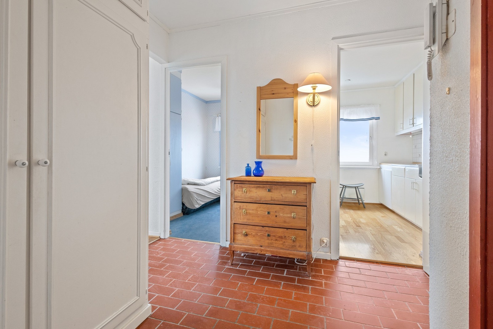 Velkommen inn! Stor gang/entré Galleribilde