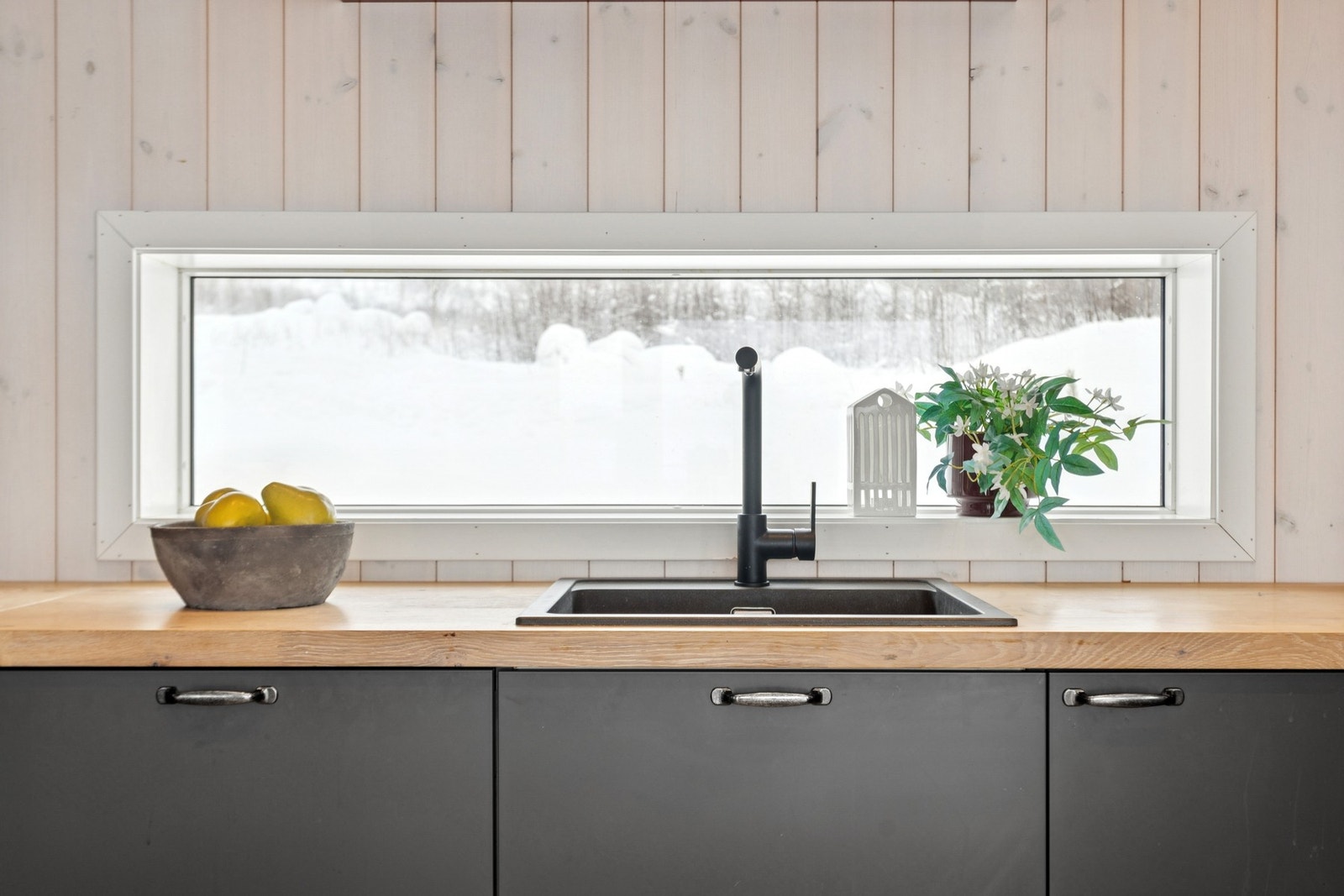 Integrerte hvitevarer bidrar til et helhetlig og ryddig preg. Galleribilde