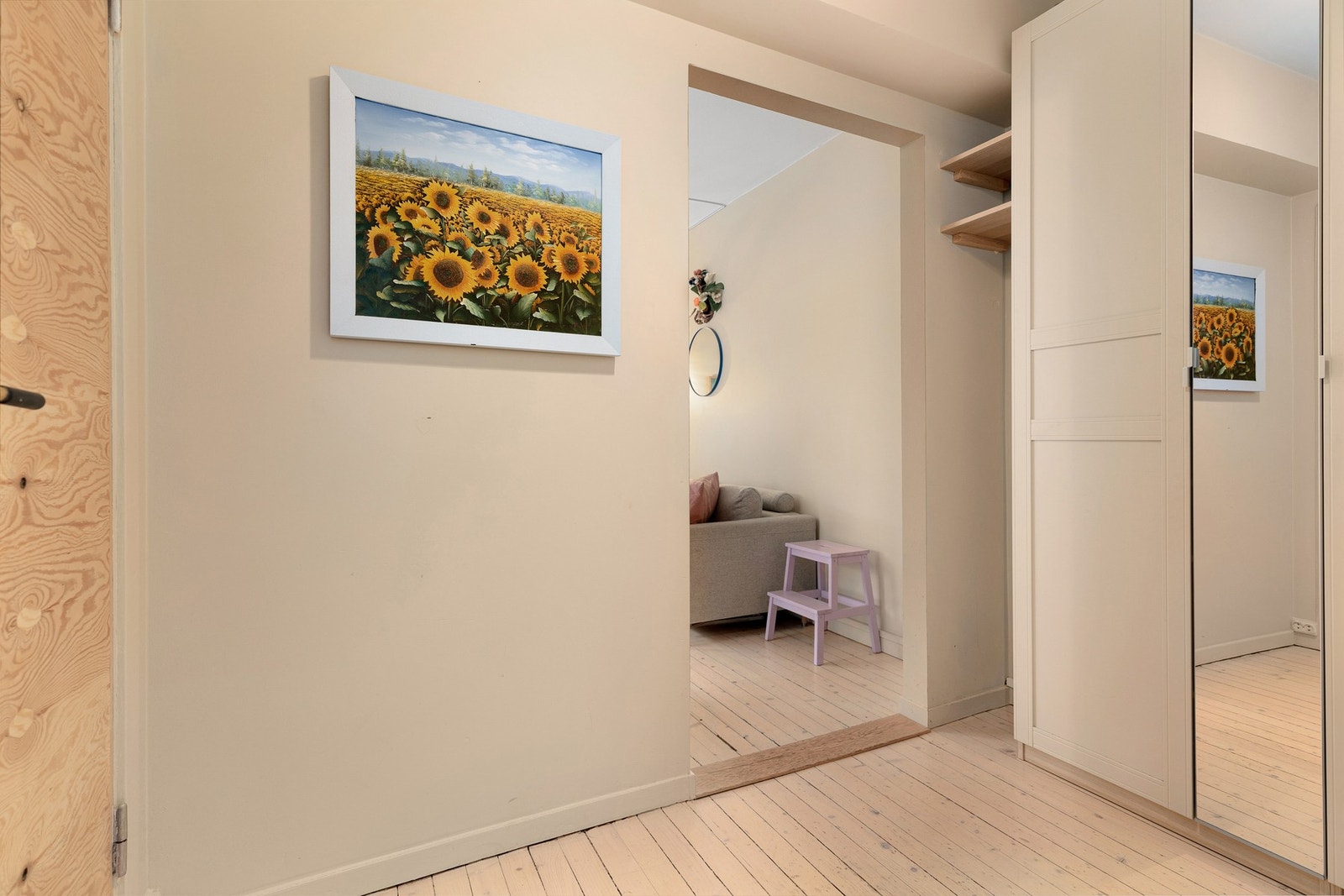 Du ønskes velkommen inn i en hyggelig entré med lun atmosfære. Galleribilde