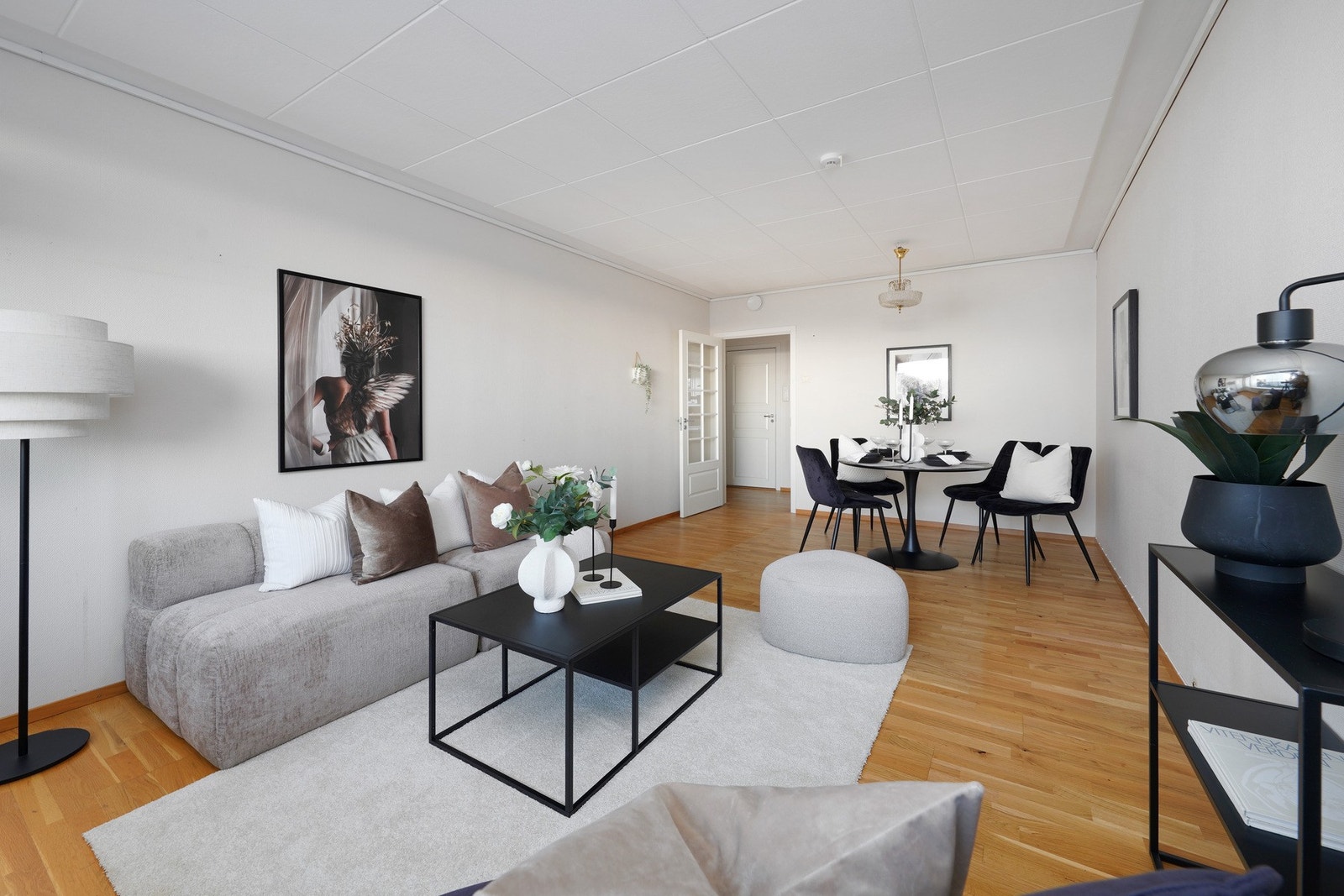 Stuen er enkel å møblere. Galleribilde