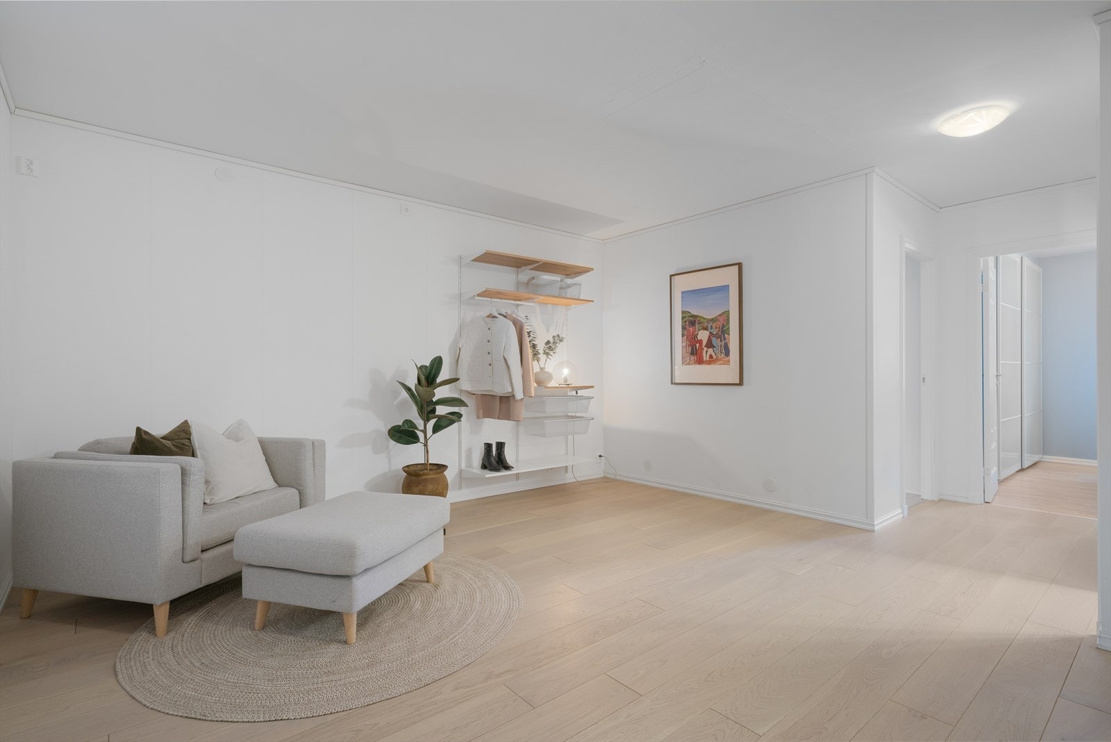 - En svært romslig entré på hele 20,1 m² - Galleribilde