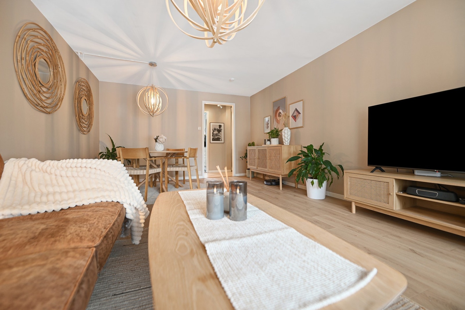 I felleskostnadene er det både kom. avg., tv/bredbånd, varmtvann og trappevask. Galleribilde