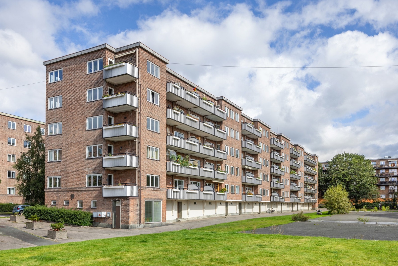 Fasade. Velkommen til et hyggelig og veldrevet borettslag! Galleribilde