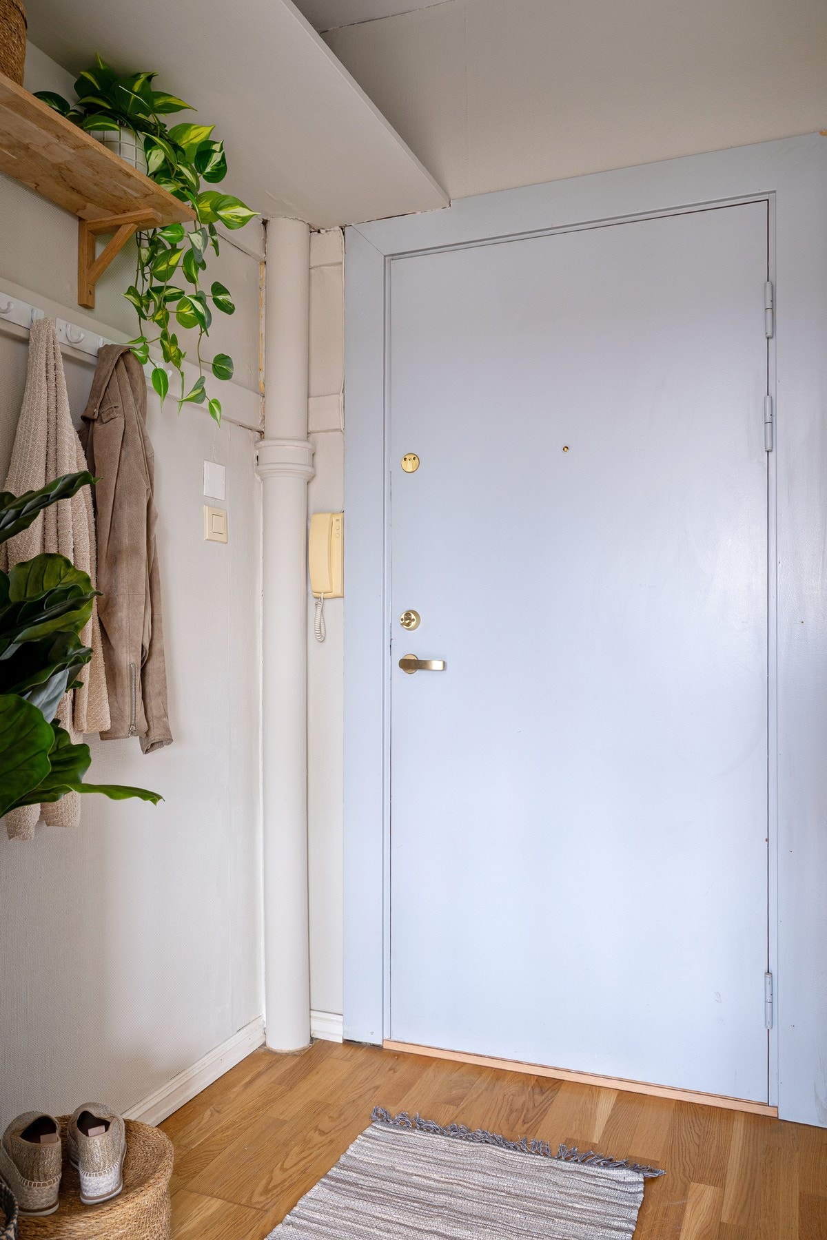 Lys og innbydende entré. Galleribilde