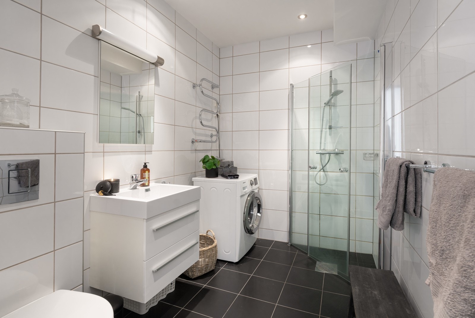 Lekkert, flislagt bad Galleribilde