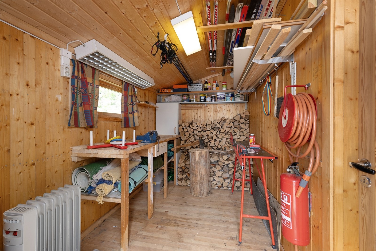 God oppbevaringsplass i uthuset. Galleribilde