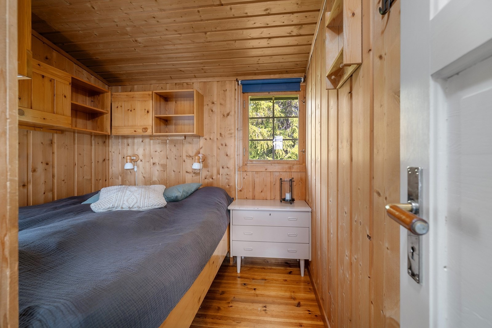 Soverom 2 er innredet med dobbeltseng. Galleribilde