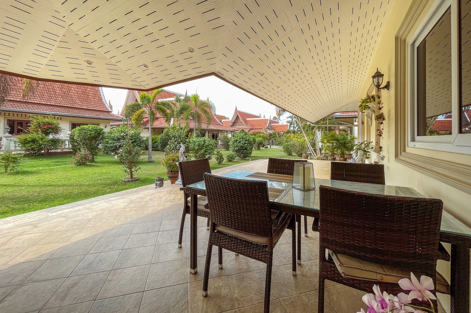 Spisebord på hoved terrasse Galleribilde