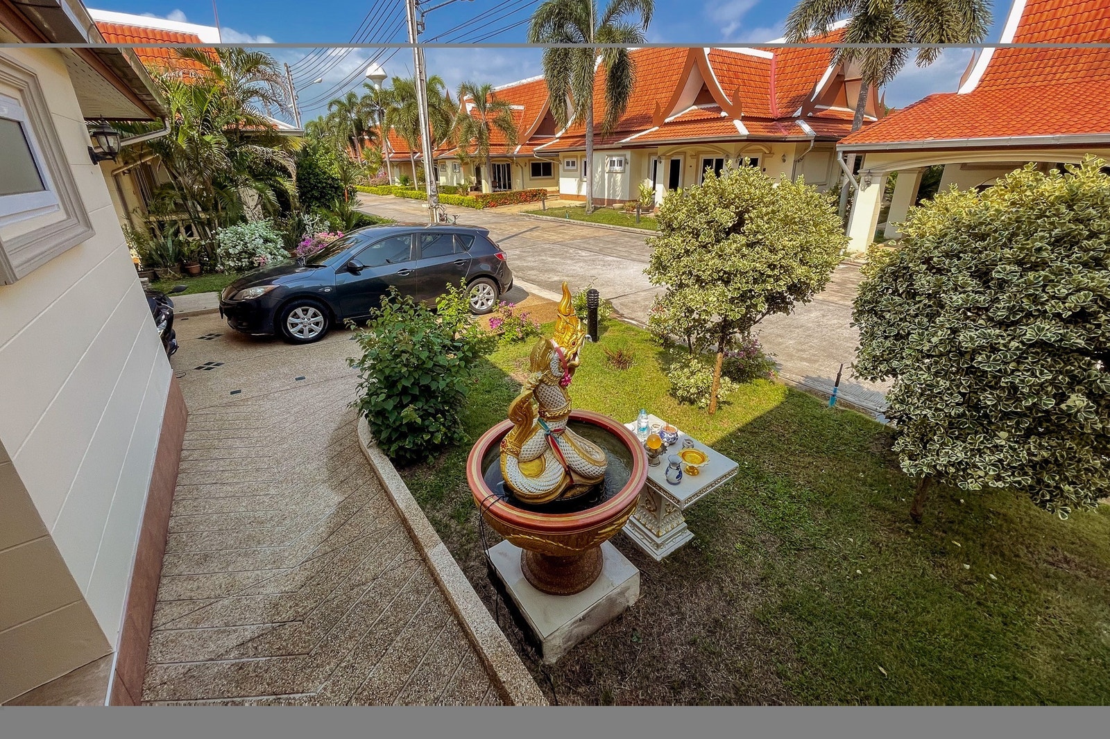 Innkjøring med parkering Galleribilde