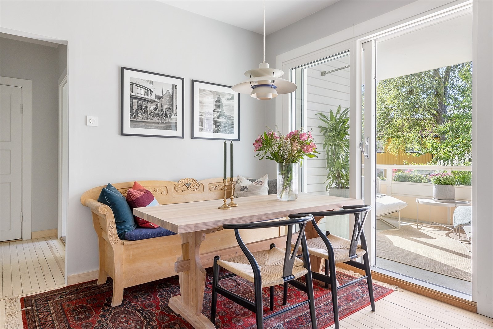 Fra spisestuen er det adkomst til boligens balkong Galleribilde