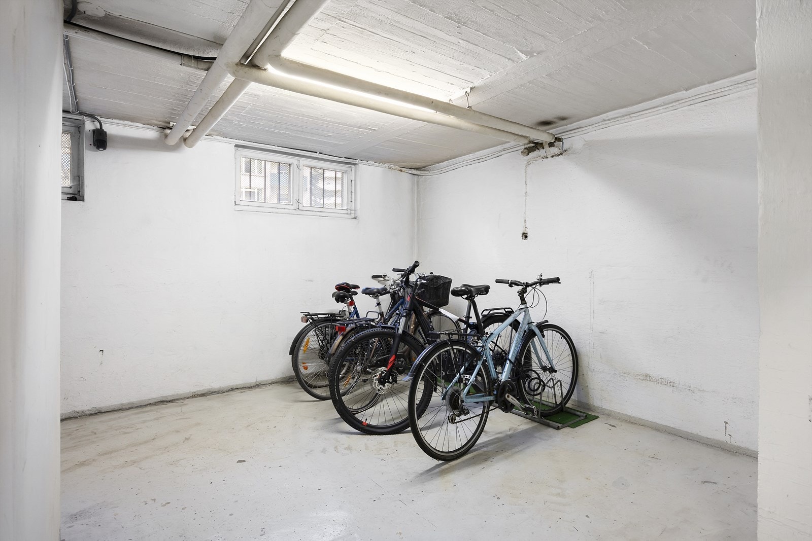 Felles sykkelparkering. Galleribilde