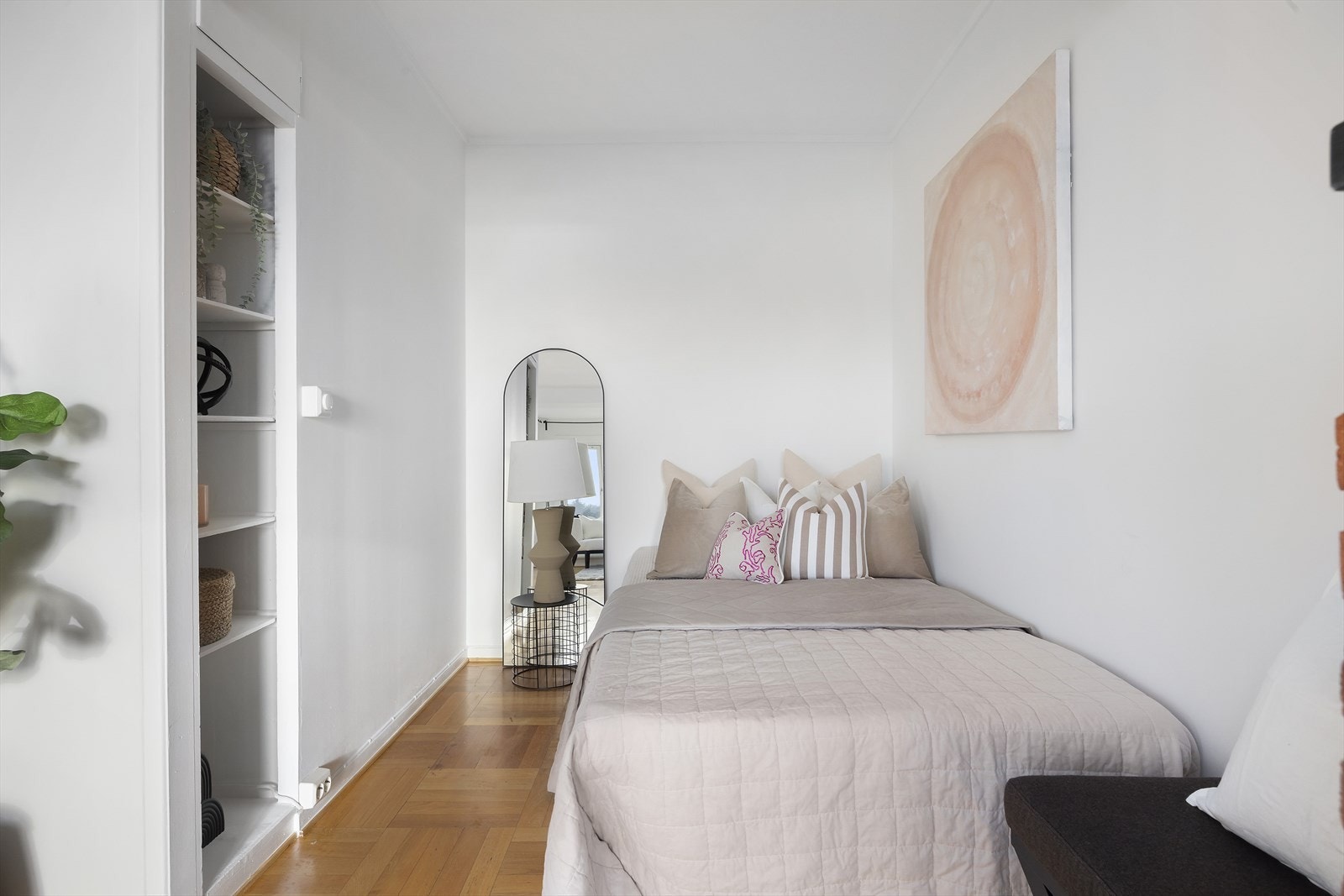 Praktisk sovealkove som gir god og effektiv arealutnyttels. Galleribilde