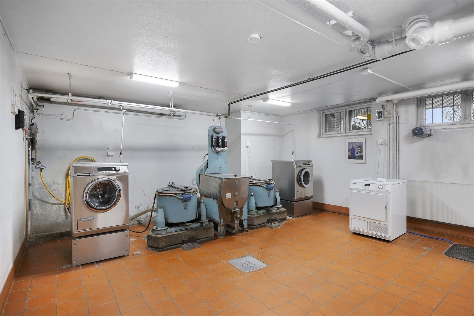 Felles vaskeri i kjelleren. Galleribilde