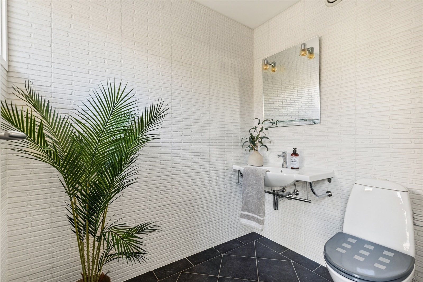 Praktisk WC i 1.etg. Galleribilde