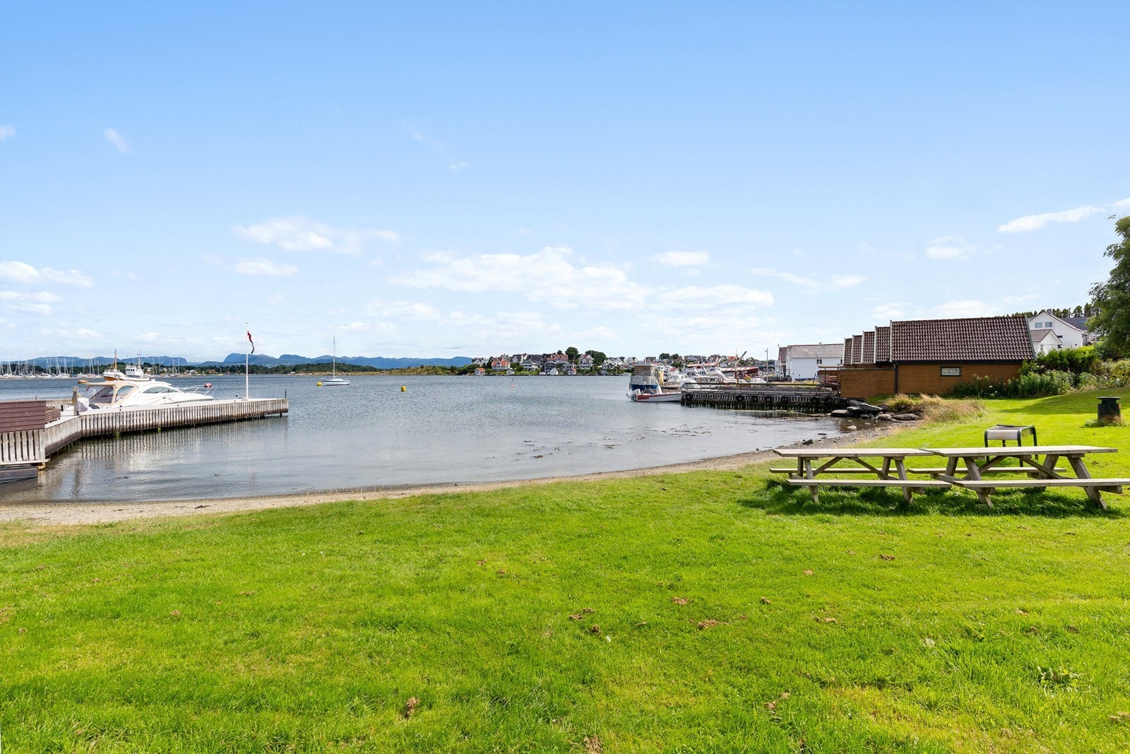 Flotte turområder og badeplasser ligger i umiddelbar nærhet. Galleribilde
