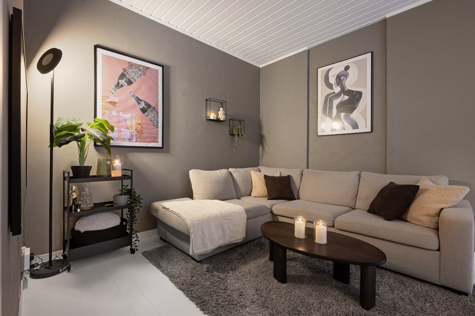 Leiligheten er pent oppgradert og malt i lune farger. Galleribilde