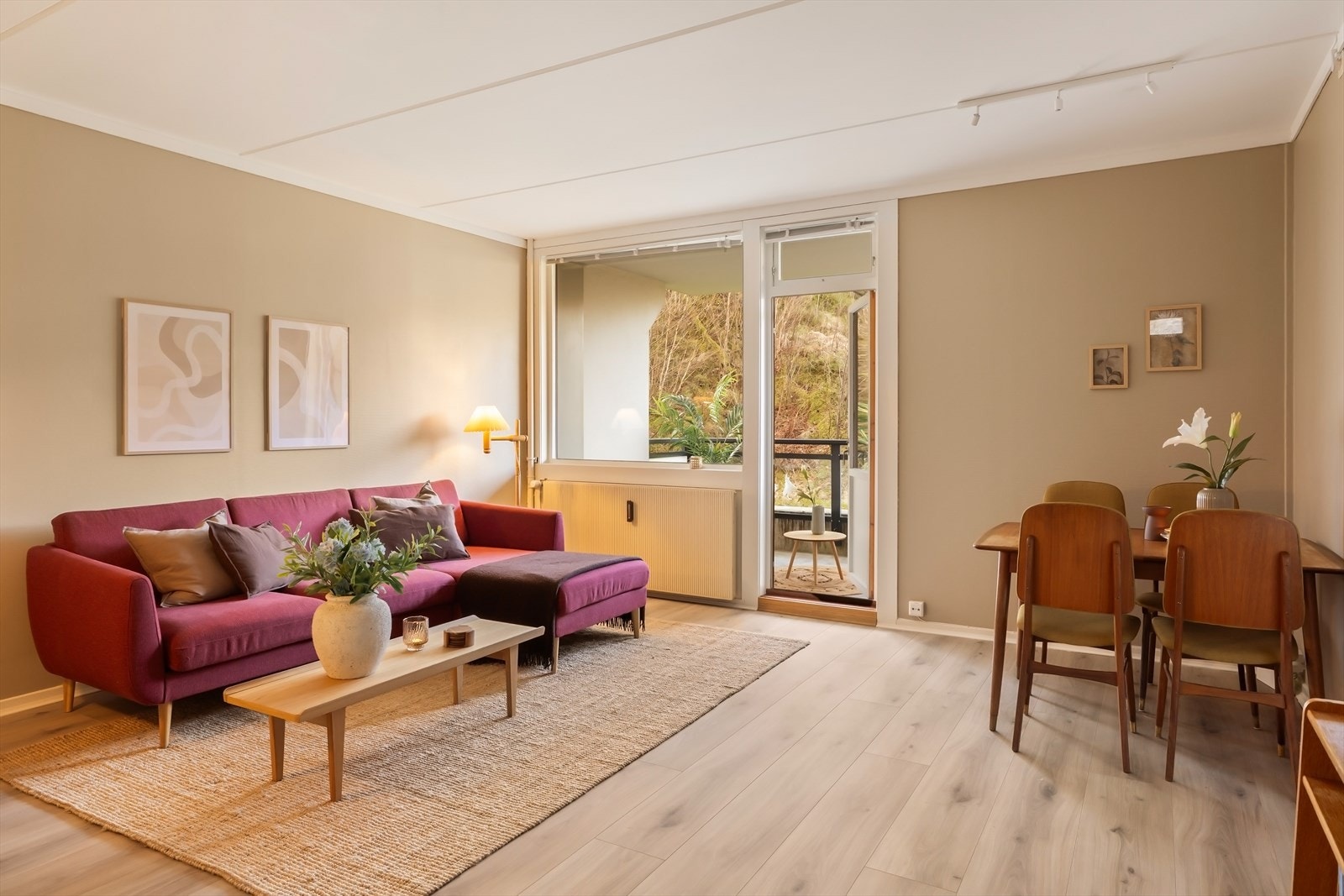 Fana Sparebank Eiendom v/ Viviana Branescu har gleden av å presentere Armauer Hansens vei 17! ( Foto: Silje Holte) Galleribilde