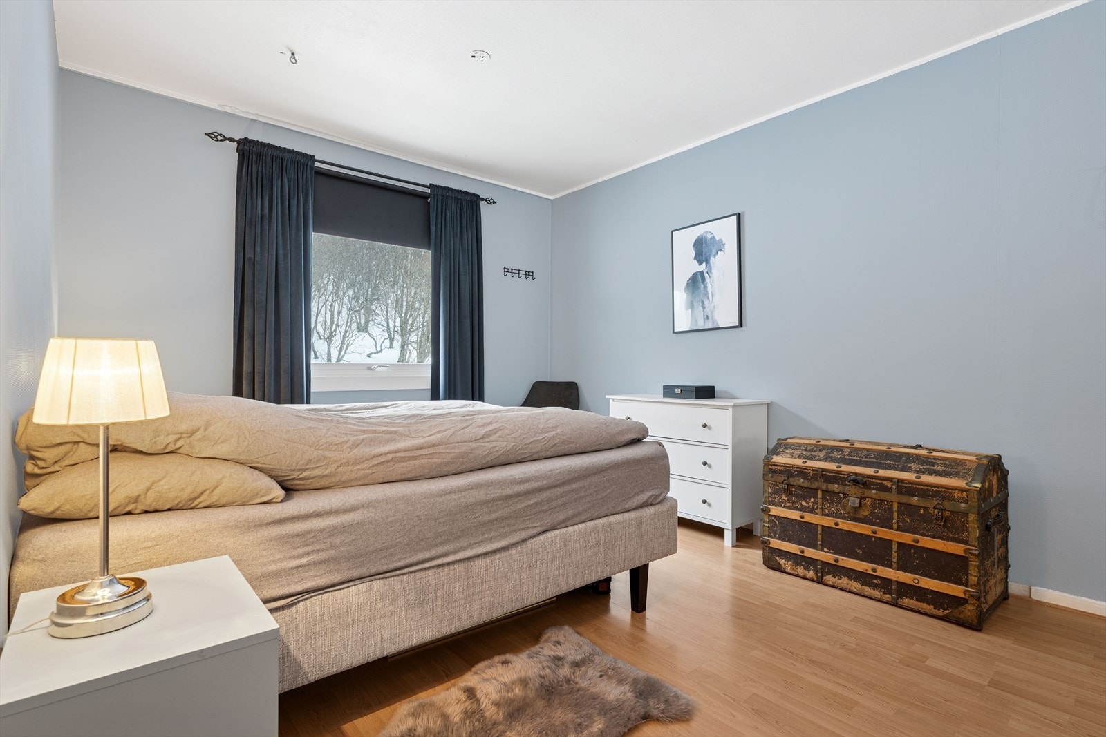 Hovedsoverom med skyvedørsgarderobe Galleribilde