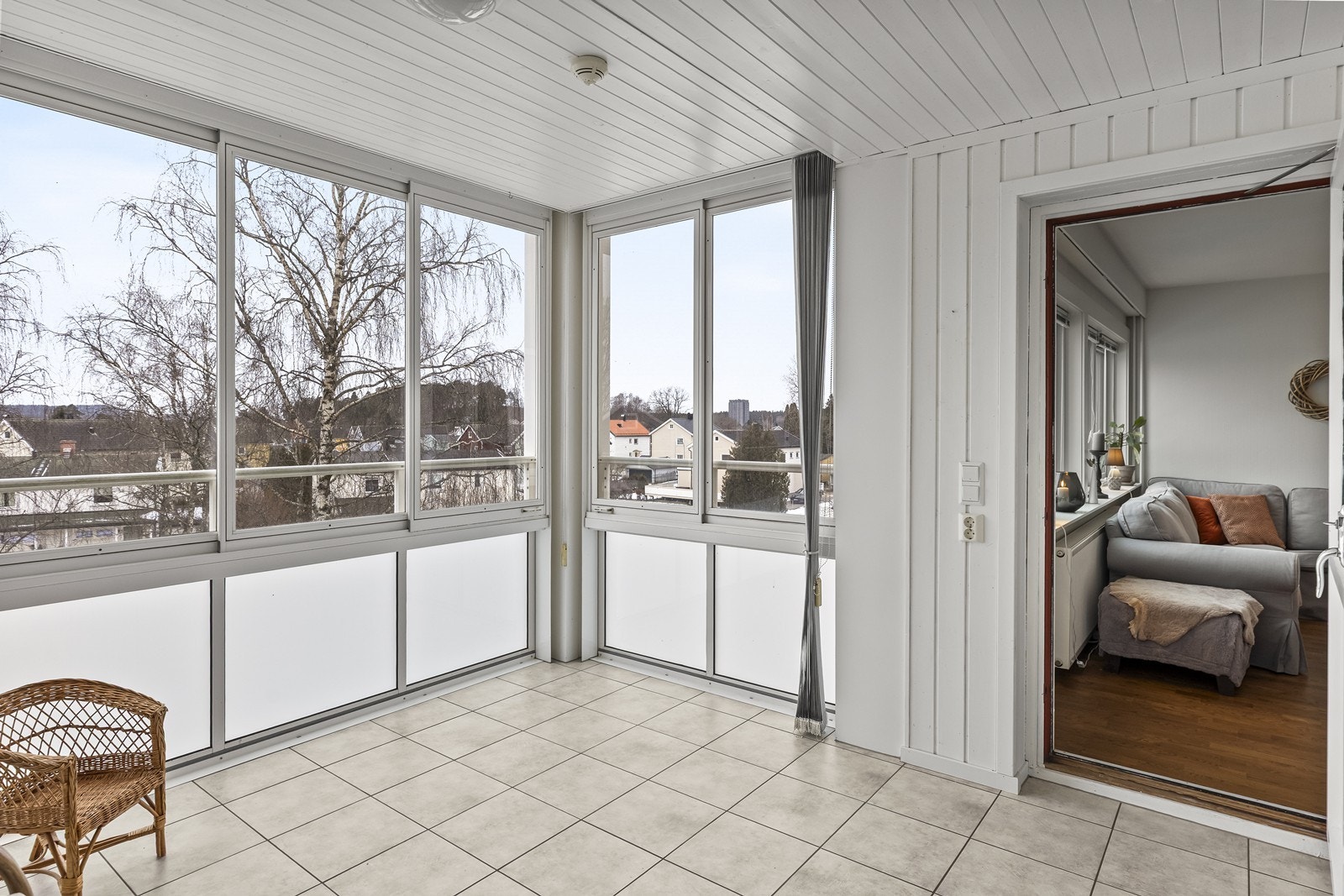 Balkongen ble rehabilitert og innglasset i 2015, med ferdigattest for tiltaket. Galleribilde