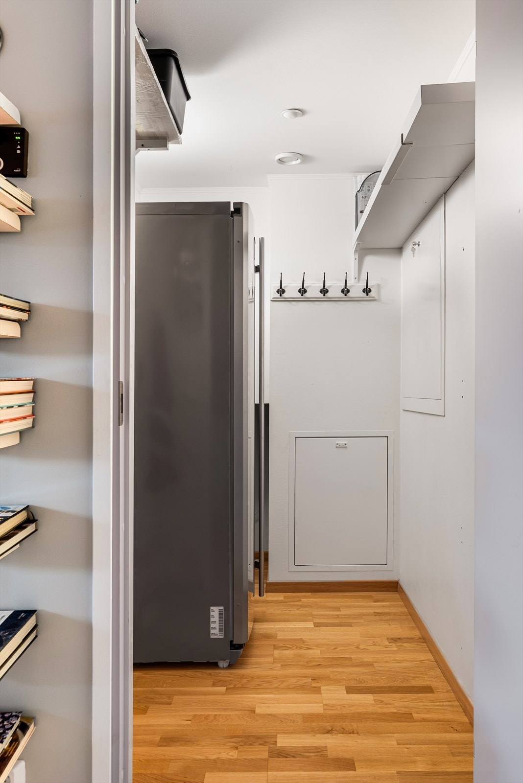 Det er gode oppbevaringsmuligheter med en innvendig bod på 3,5 kvm og en bod på 4 kvm i nabobygget. Galleribilde