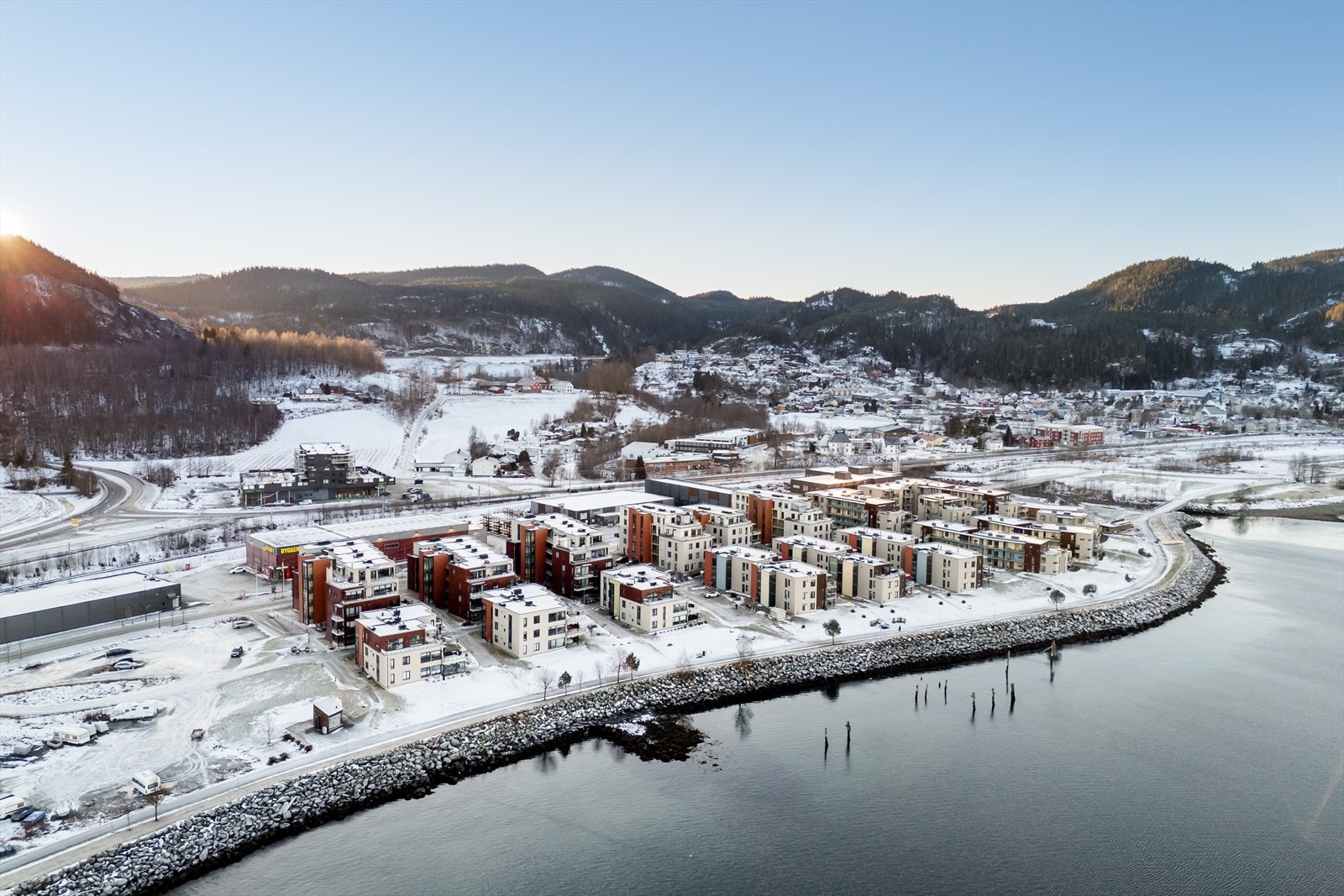 Omgivelsene er vakre og maritime. Fine turområder lett tilgjengelige for alle. Galleribilde